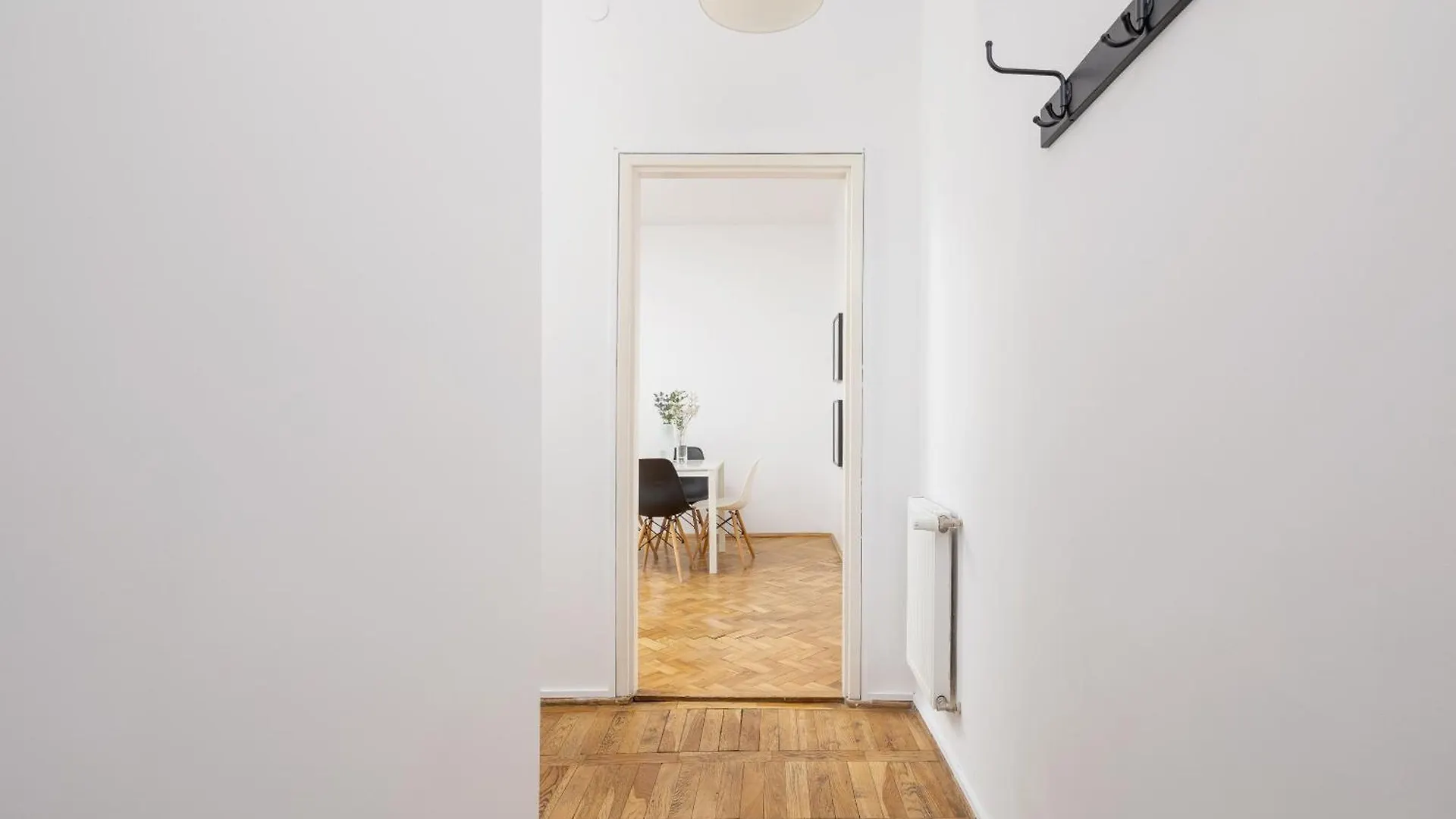 1-Bedroom Apartment With Balcony - Dluga 65 Krakow