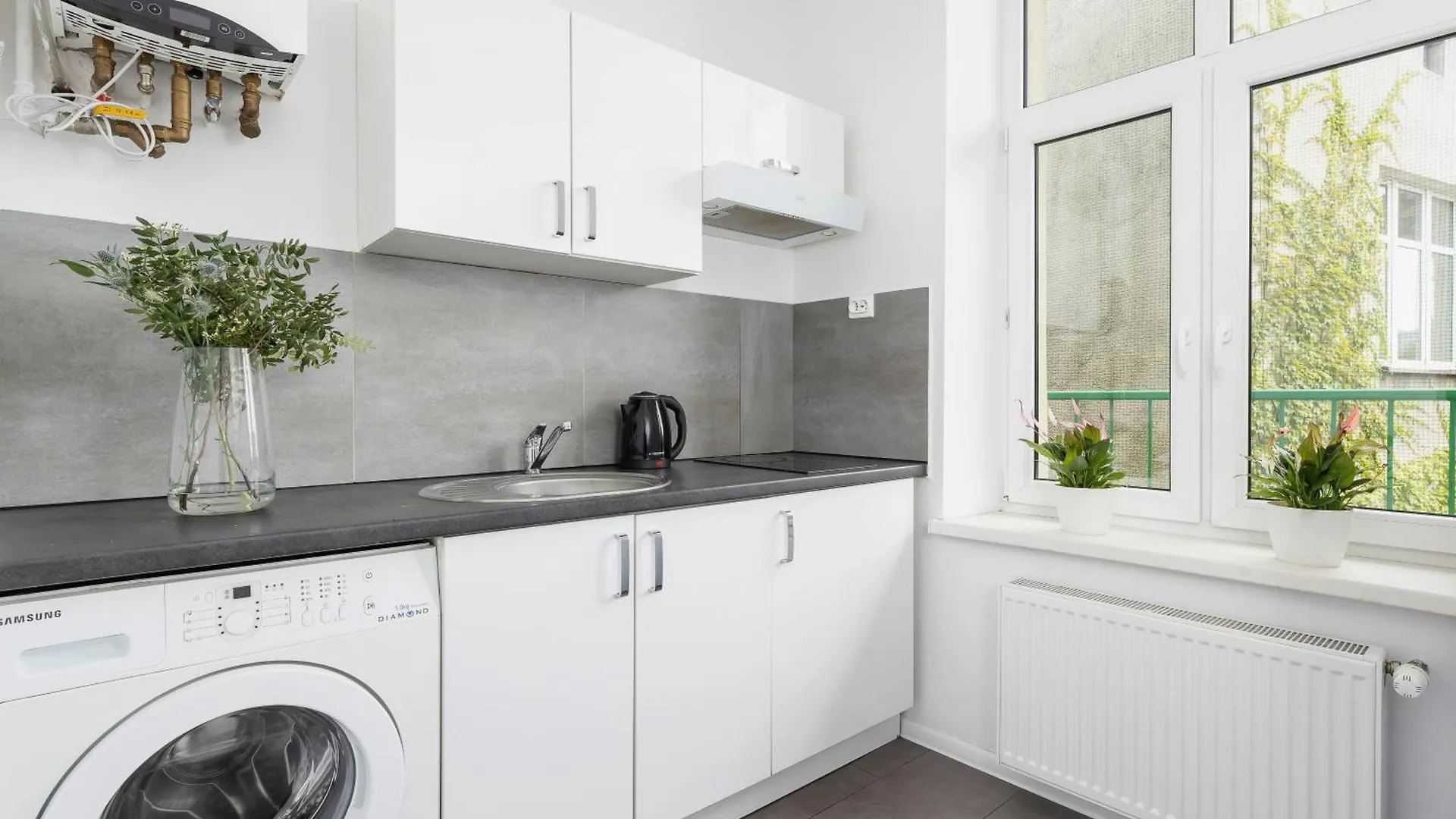 1-Bedroom Apartment With Balcony - Dluga 65 Krakow